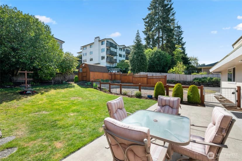 Property photo for 555 4th Avenue S, Edmonds photo 28