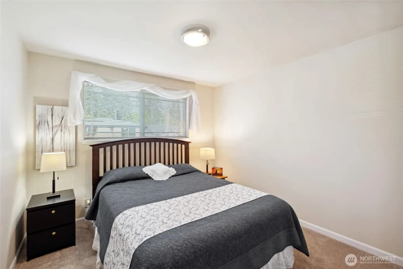 Property photo for 555 4th Avenue S, Edmonds photo 19