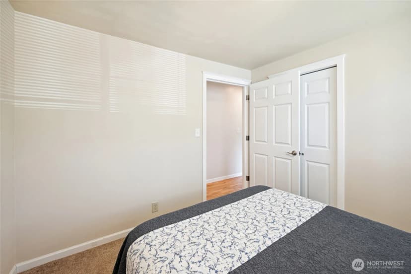 Property photo for 555 4th Avenue S, Edmonds photo 20