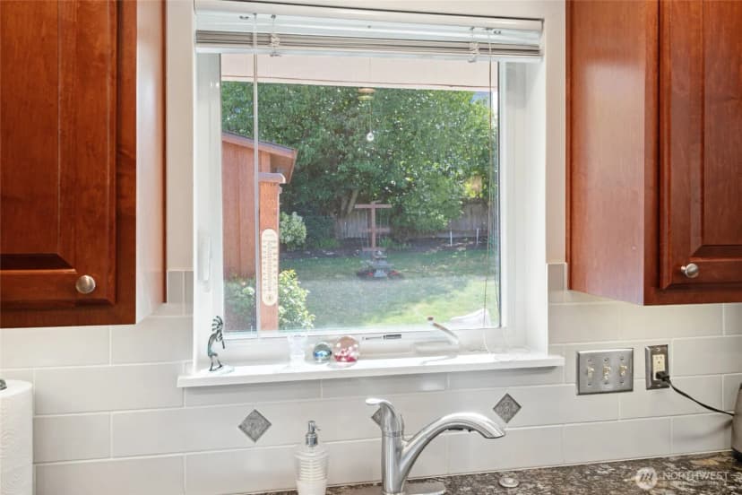 Property photo for 555 4th Avenue S, Edmonds photo 14