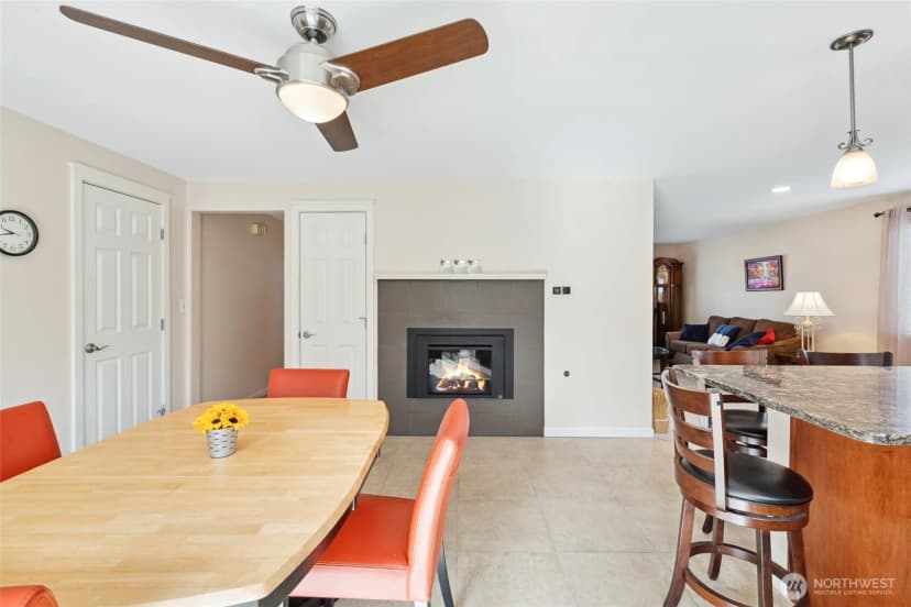 Property photo for 555 4th Avenue S, Edmonds photo 11