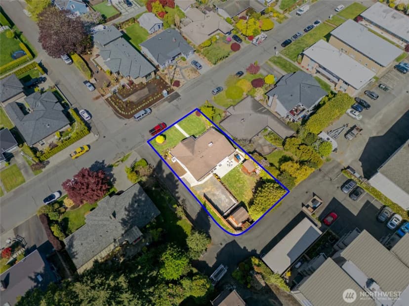 Property photo for 555 4th Avenue S, Edmonds photo 33