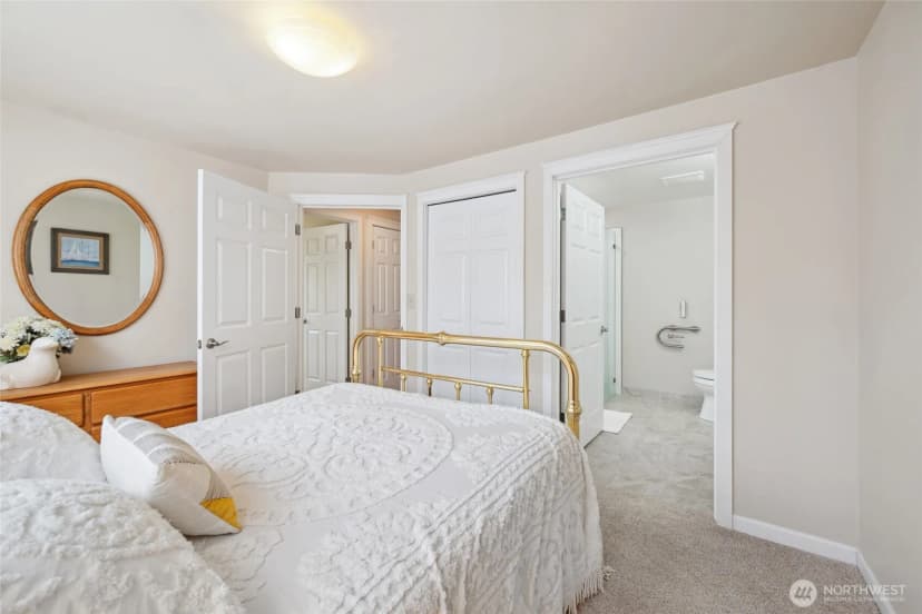Property photo for 555 4th Avenue S, Edmonds photo 16