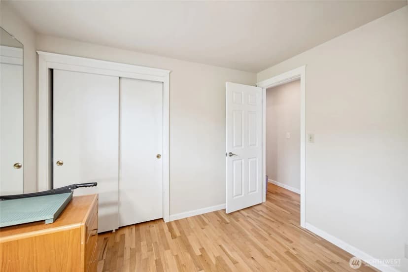 Property photo for 555 4th Avenue S, Edmonds photo 23
