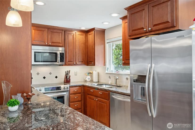 Property photo for 555 4th Avenue S, Edmonds photo 12