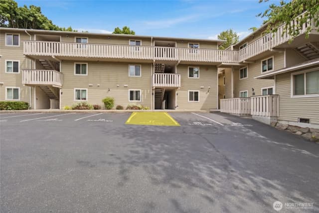 Property photo for 18200 Ne 73rd Avenue #a111, Kenmore