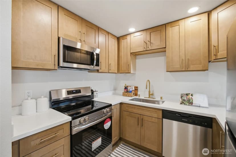 Property photo for 18200 Ne 73rd Avenue #a111, Kenmore photo 12