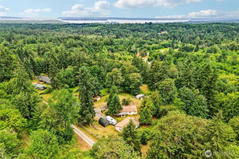 Property photo for 9810 6th Avenue Nw, Tulalip