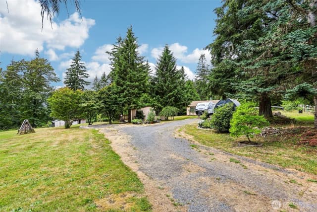 Property photo for 9810 6th Avenue Nw, Tulalip photo 4