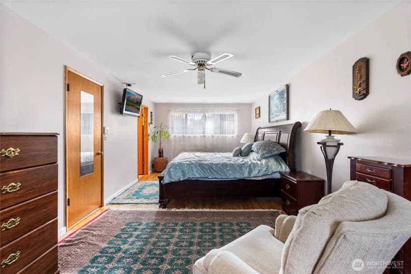 Property photo for 16745 Meridian Avenue N, Seattle photo 15