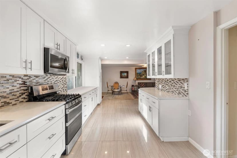 Property photo for 16745 Meridian Avenue N, Seattle photo 11