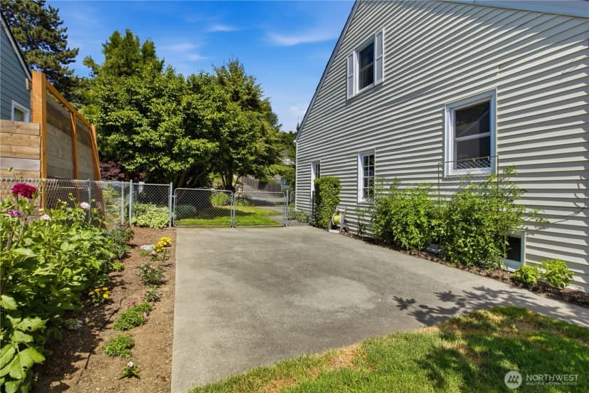 Property photo for 324 Stevens Avenue Sw, Renton photo 33