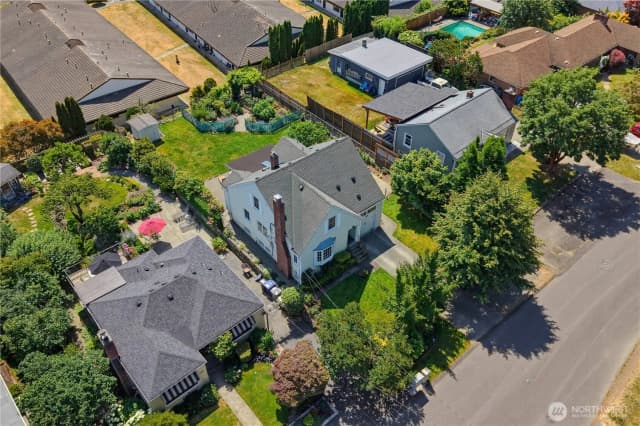 Property photo for 324 Stevens Avenue Sw, Renton photo 3