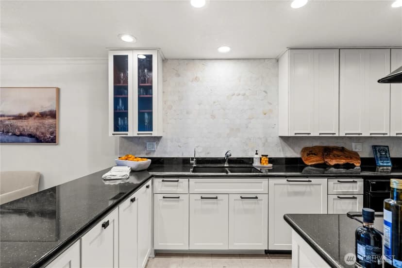 Property photo for 2501 Canterbury Lane E #203, Seattle photo 13