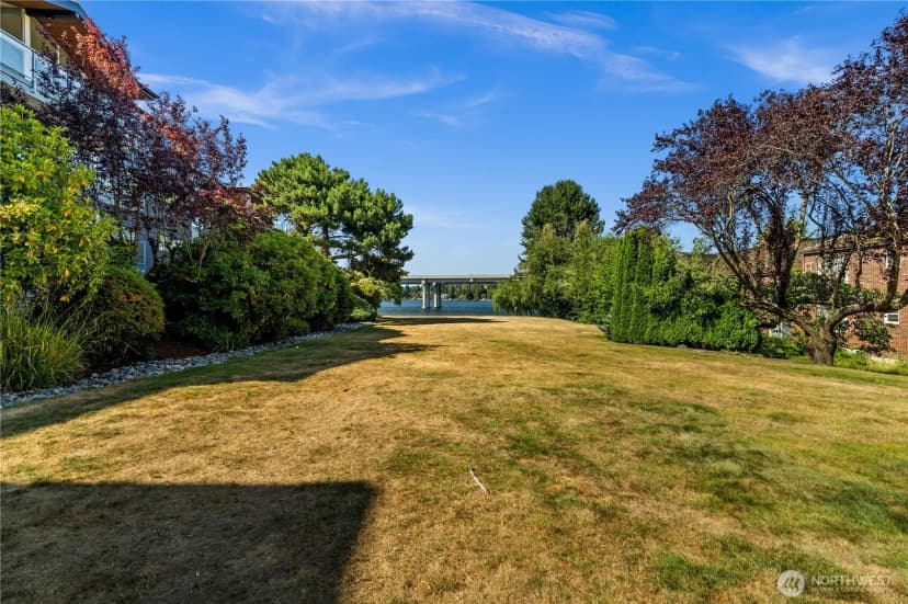 Property photo for 2501 Canterbury Lane E #203, Seattle photo 32