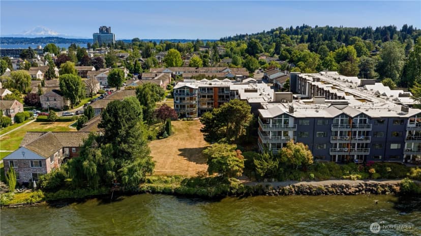 Property photo for 2501 Canterbury Lane E #203, Seattle photo 34