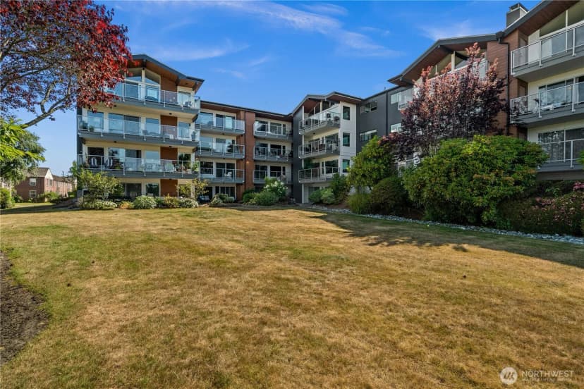 Property photo for 2501 Canterbury Lane E #203, Seattle photo 28