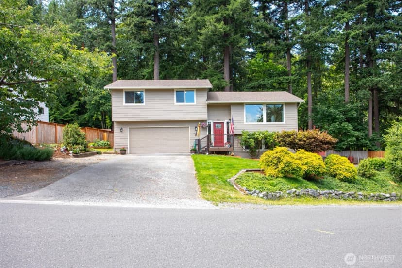 Property photo for 3881 Magrath Street, Bellingham photo 40