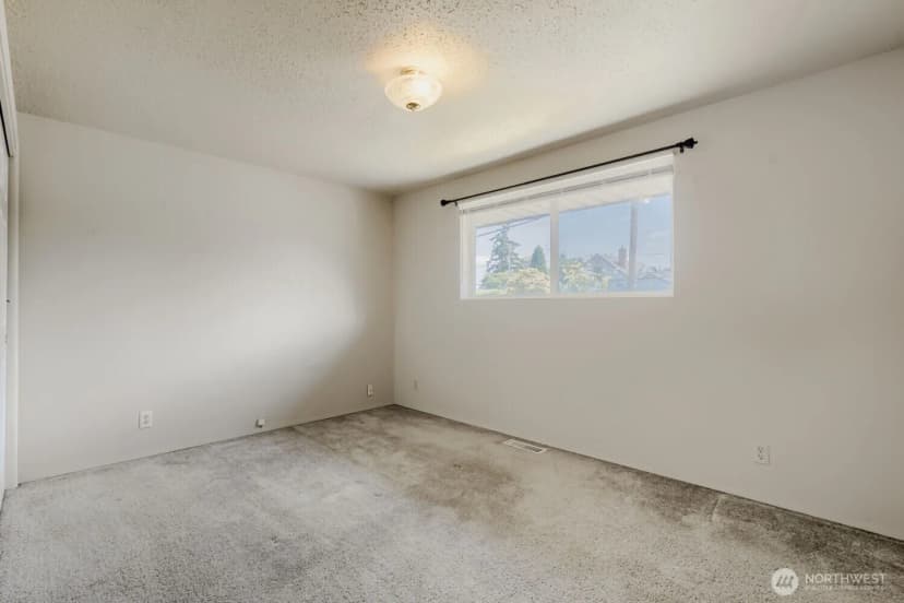 Property photo for 7718 S 120th St, Seattle photo 11