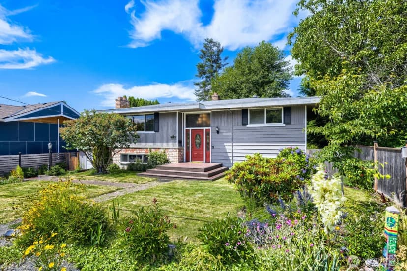 Property photo for 7718 S 120th St, Seattle