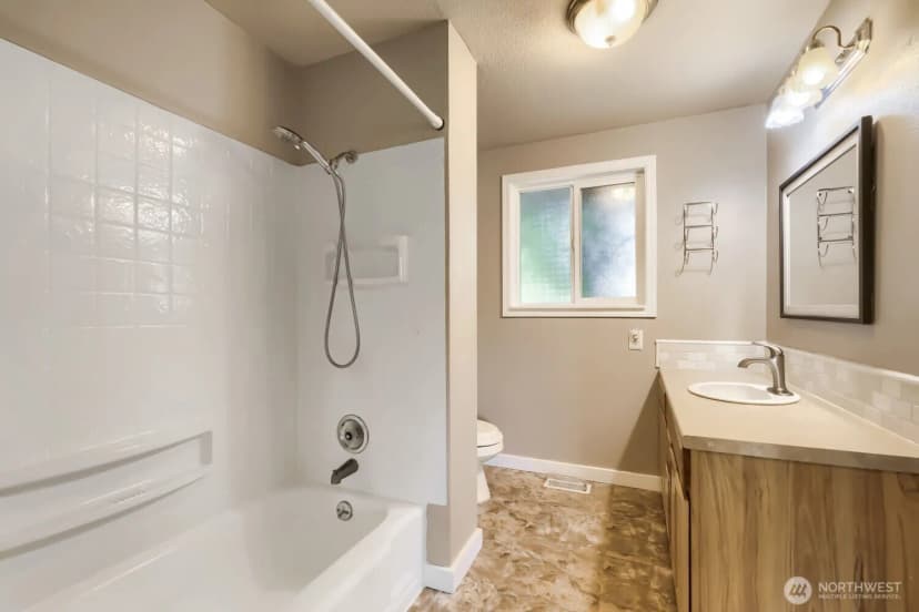 Property photo for 7718 S 120th St, Seattle photo 13