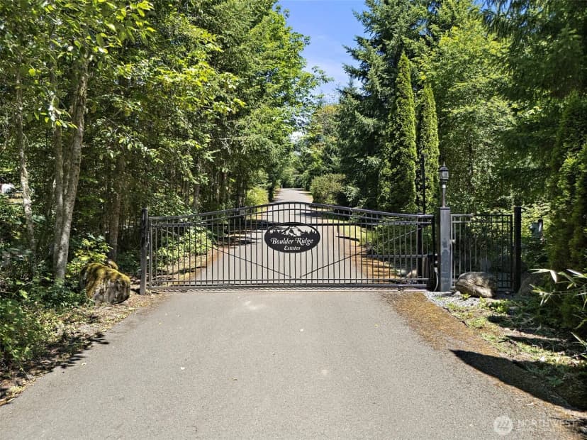 Property photo for 10710 417th Street E, Eatonville photo 36