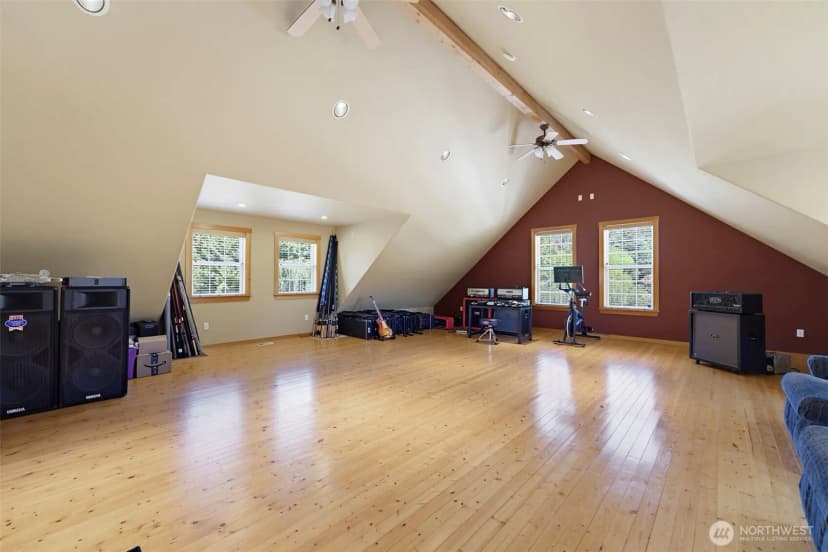Property photo for 10710 417th Street E, Eatonville photo 27