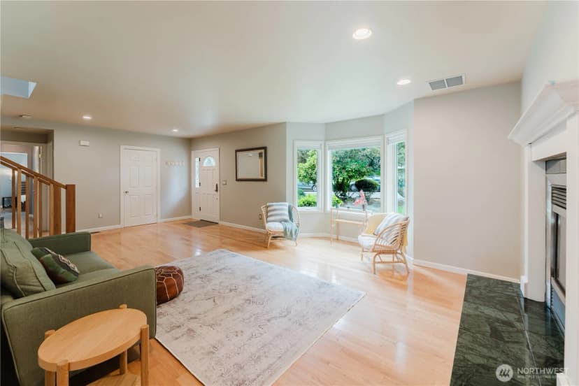 Property photo for 8706 Ne 135th Place, Kirkland photo 5