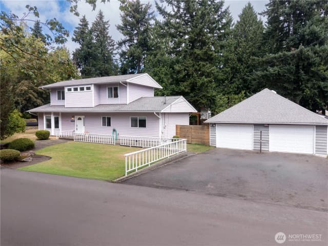 Property photo for 8706 Ne 135th Place, Kirkland photo 2
