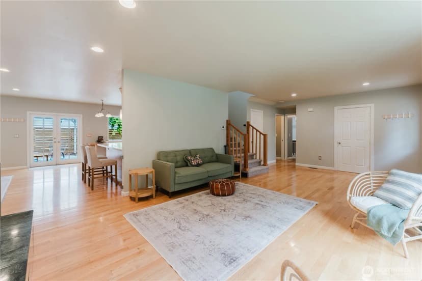 Property photo for 8706 Ne 135th Place, Kirkland photo 7