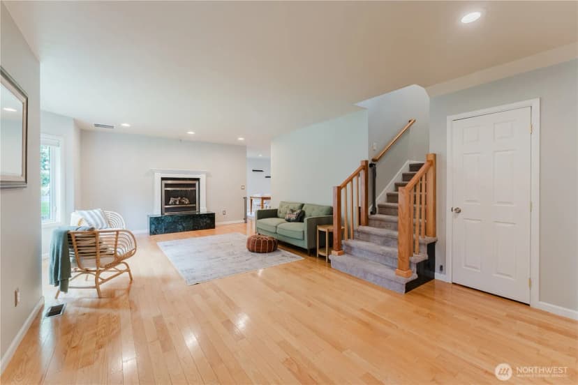 Property photo for 8706 Ne 135th Place, Kirkland photo 6