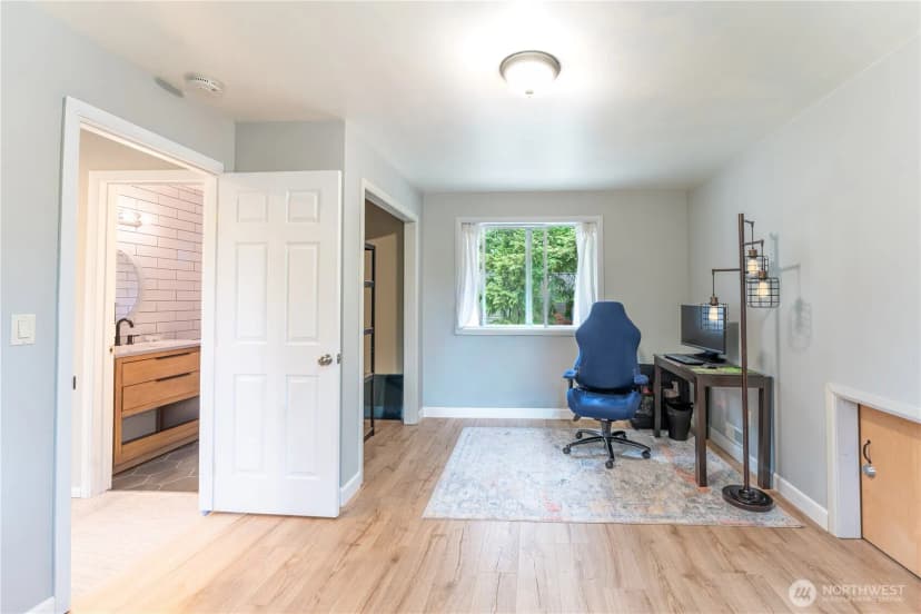 Property photo for 8706 Ne 135th Place, Kirkland photo 27