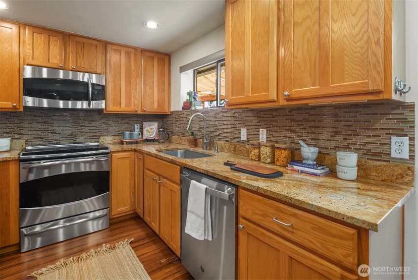 Property photo for 4900 238th Place Sw, Mountlake Terrace photo 11