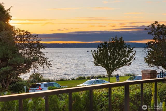 Property photo for 6436 Lake Washington Boulevard Ne #5, Kirkland photo 2