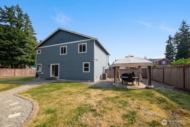 Property photo for 301 135th Place Se, Rainier photo 5