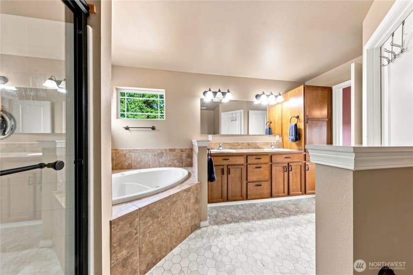 Property photo for 301 135th Place Se, Rainier photo 35