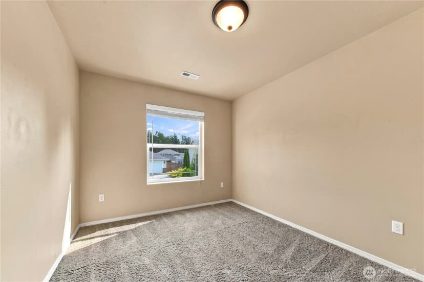 Property photo for 301 135th Place Se, Rainier photo 31