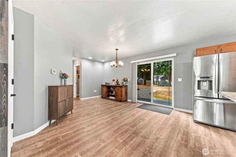 Property photo for 301 135th Place Se, Rainier photo 8