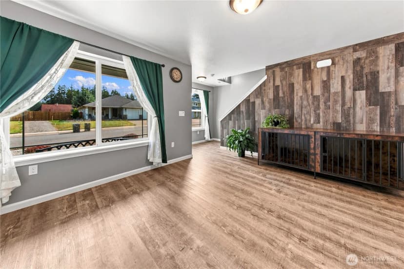 Property photo for 301 135th Place Se, Rainier photo 17