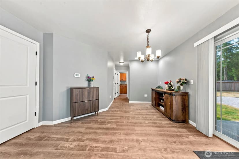 Property photo for 301 135th Place Se, Rainier photo 9