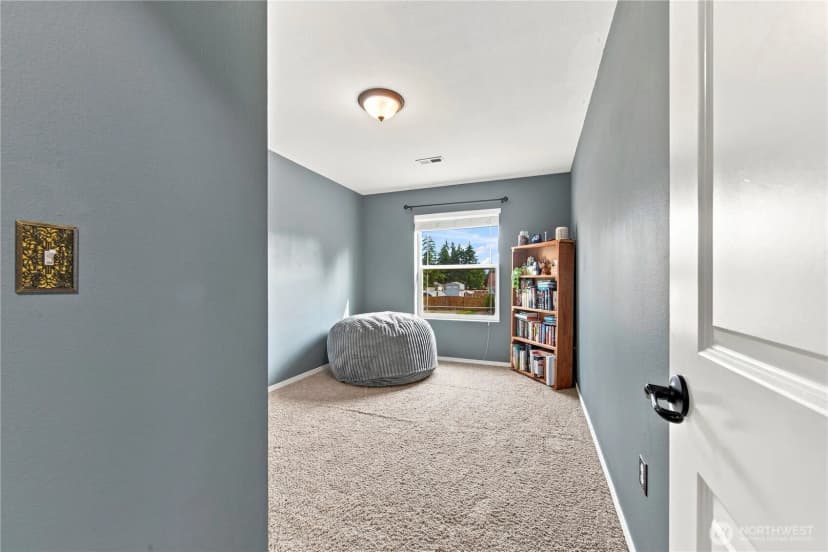 Property photo for 301 135th Place Se, Rainier photo 26