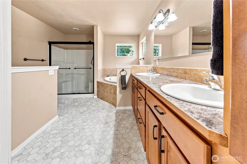 Property photo for 301 135th Place Se, Rainier photo 36