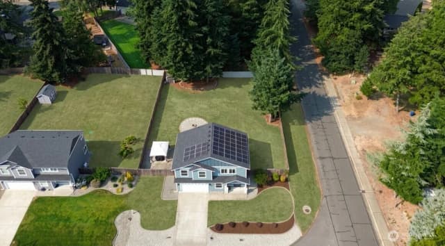 Property photo for 301 135th Place Se, Rainier photo 3