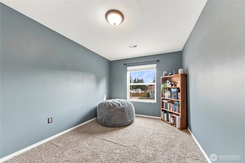 Property photo for 301 135th Place Se, Rainier photo 27