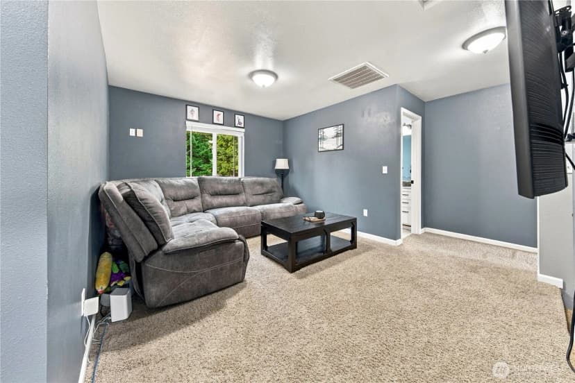 Property photo for 301 135th Place Se, Rainier photo 28