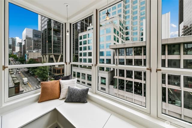 Property photo for 1107 1st Avenue #701, Seattle photo 5