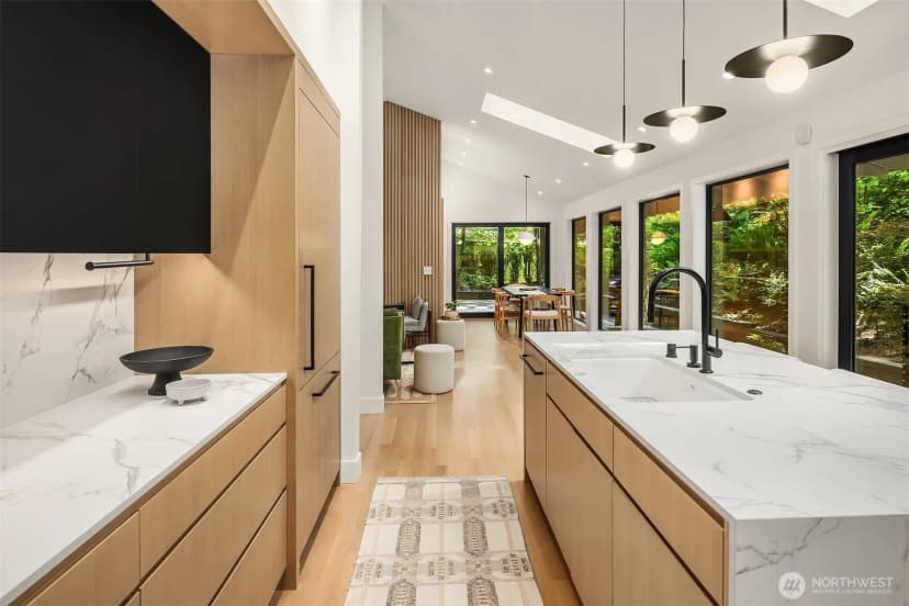 Property photo for 5 Lindley Road, Mercer Island photo 6