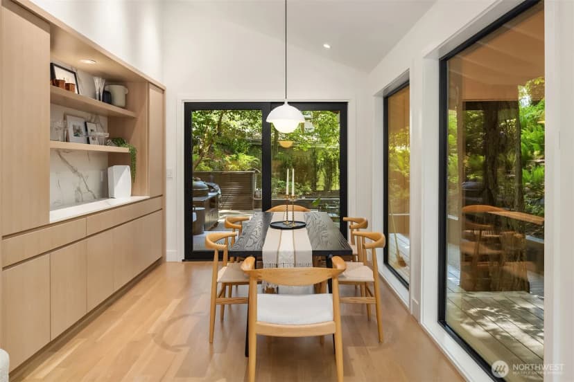 Property photo for 5 Lindley Road, Mercer Island photo 9
