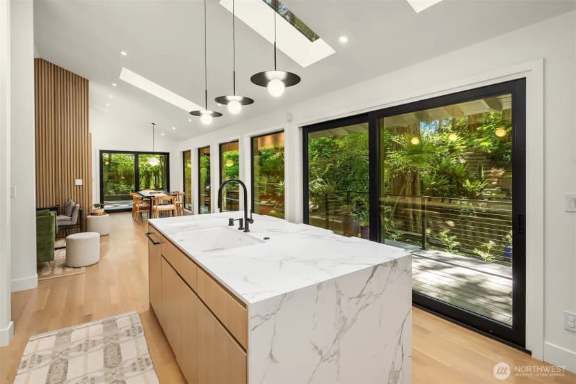 Property photo for 5 Lindley Road, Mercer Island photo 3