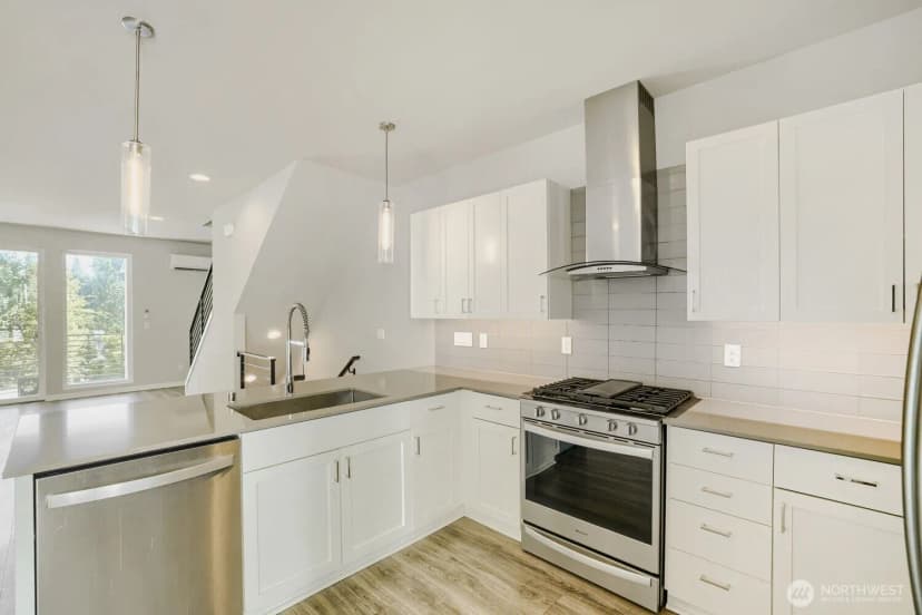 Property photo for 8607 22nd Place Ne, Seattle photo 10